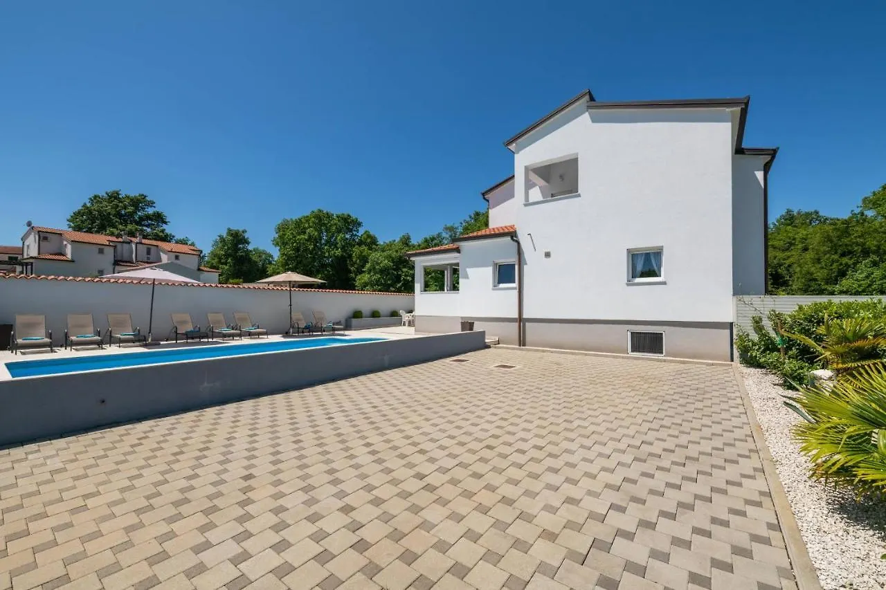 Villa Ellen Sophie Vrznaveri 0*,